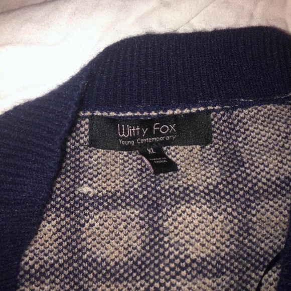 cute plaid sweater with buttons. size XL - Picture 4 of 4